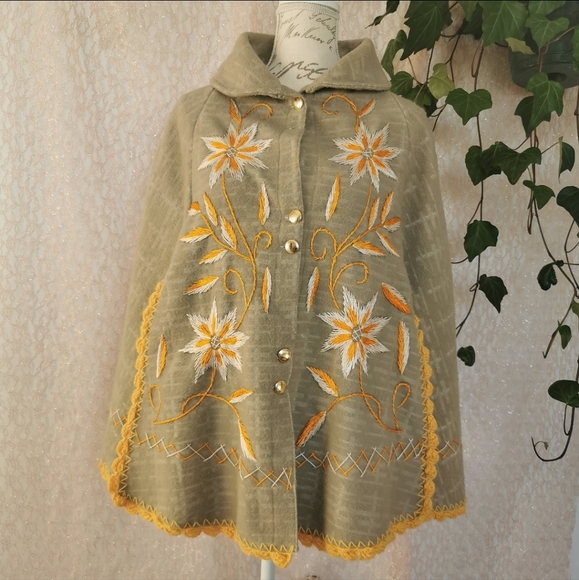Handmade Vintage Embroidered Poncho - Picture 4 of 4